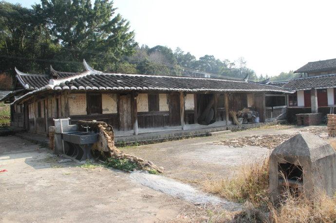 堅(jiān)村
