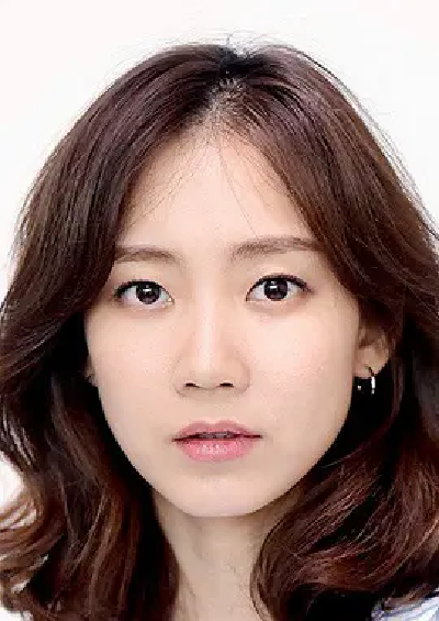 申贤彬(韩国女演员)_尚可名片