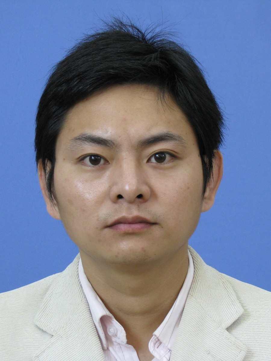 雷勵
