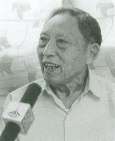 鐘步卿