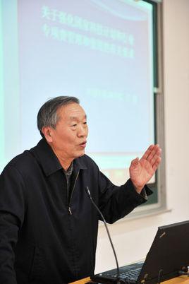 王明