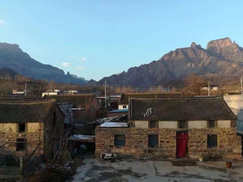 兆岸村