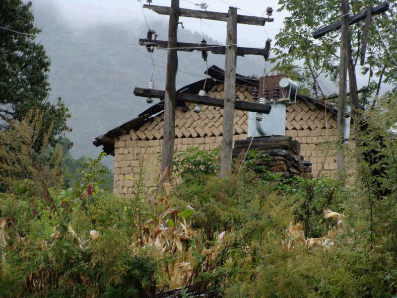拉河柱村