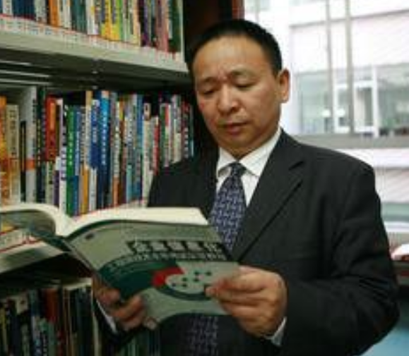 尚卫平
