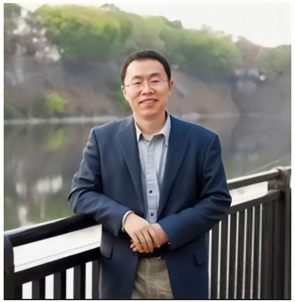 李泓