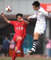 何腾飞