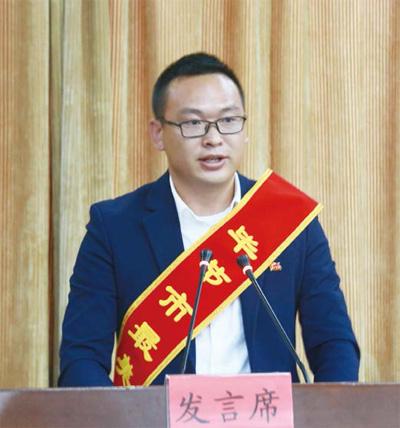張凌