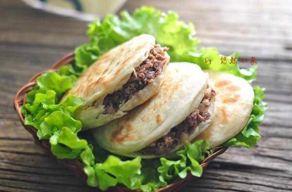 牛肉夾餅