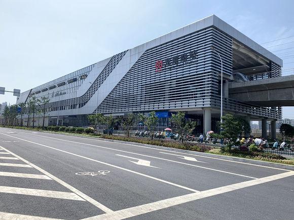 龙霞路站