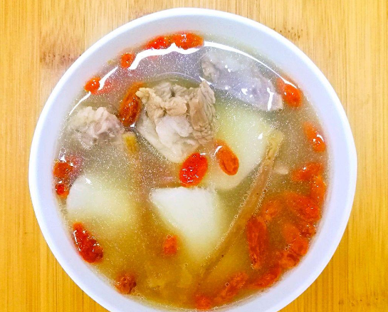 枸杞炖羊肉