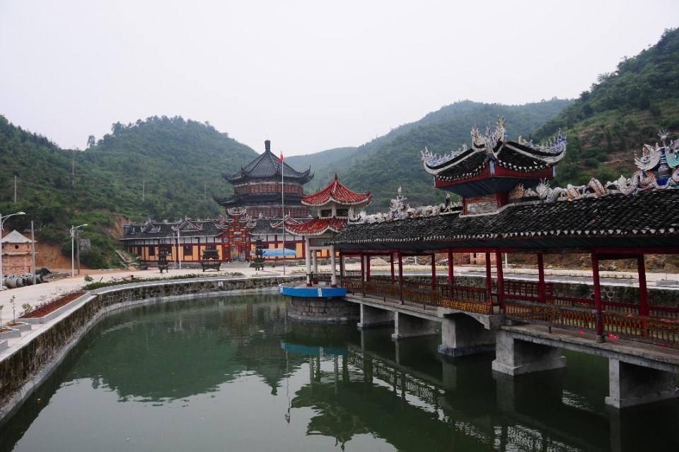云雾山庄