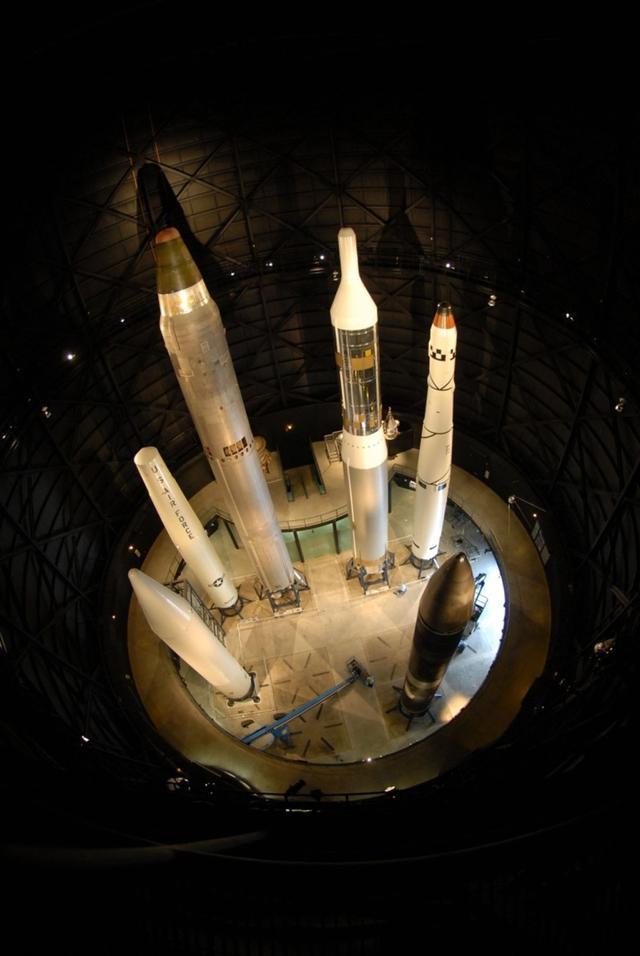 LGM-118彈道導彈