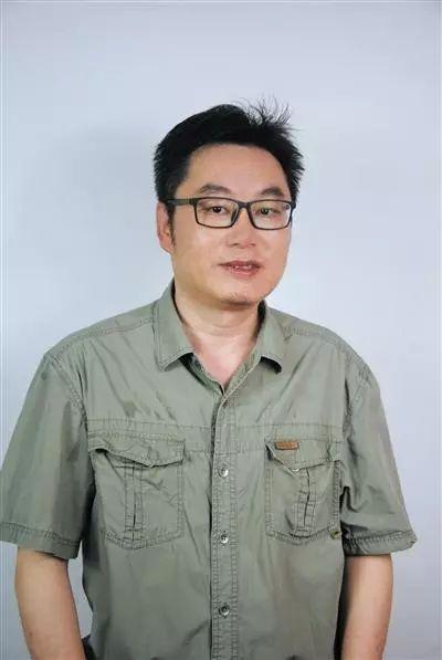 李以亮