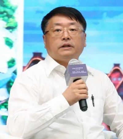 顾伟华