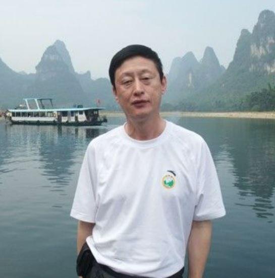 史洪清