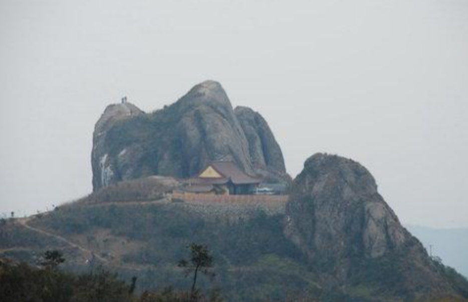 丫髻岩