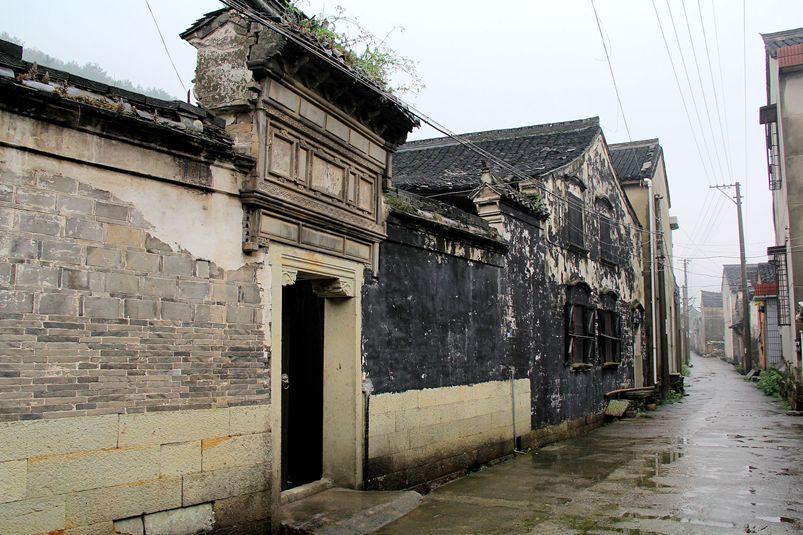 韓嶺村