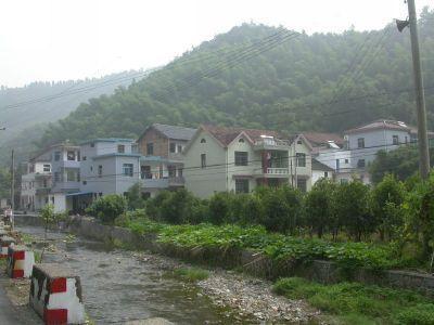 上甘村