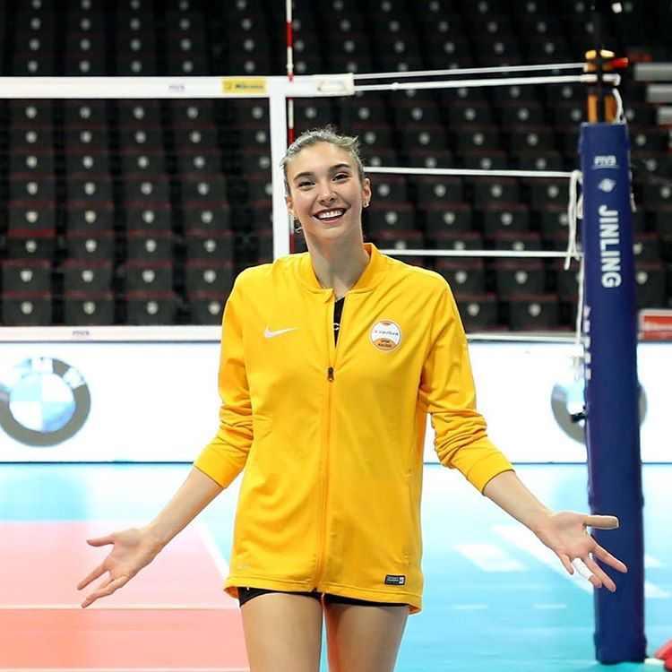 納茲·埃德米爾