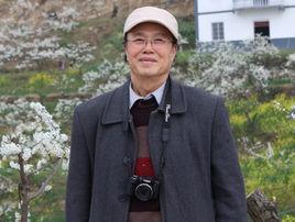 柏铭久