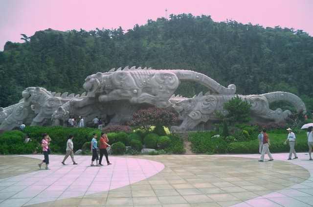 虎雕廣場(chǎng)