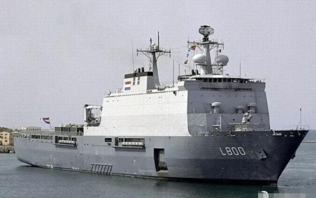 鹿特丹級(jí)船塢登陸艦