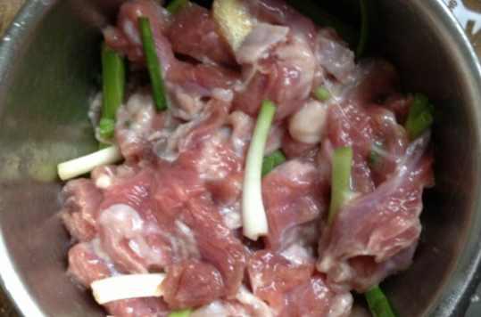 腌羊肉