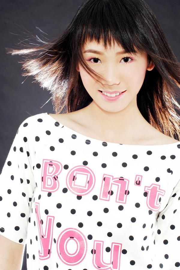 李方妮