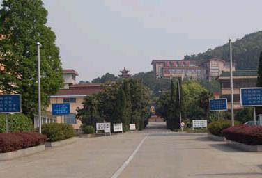 鹤一村
