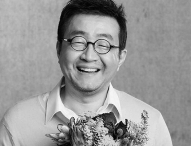 南文哲