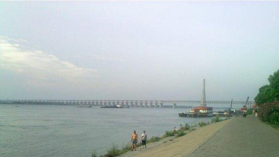 青山临江公园