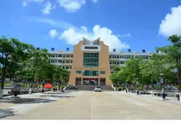 瓊海市長坡中學(xué)