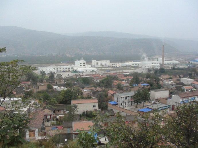 陇上村