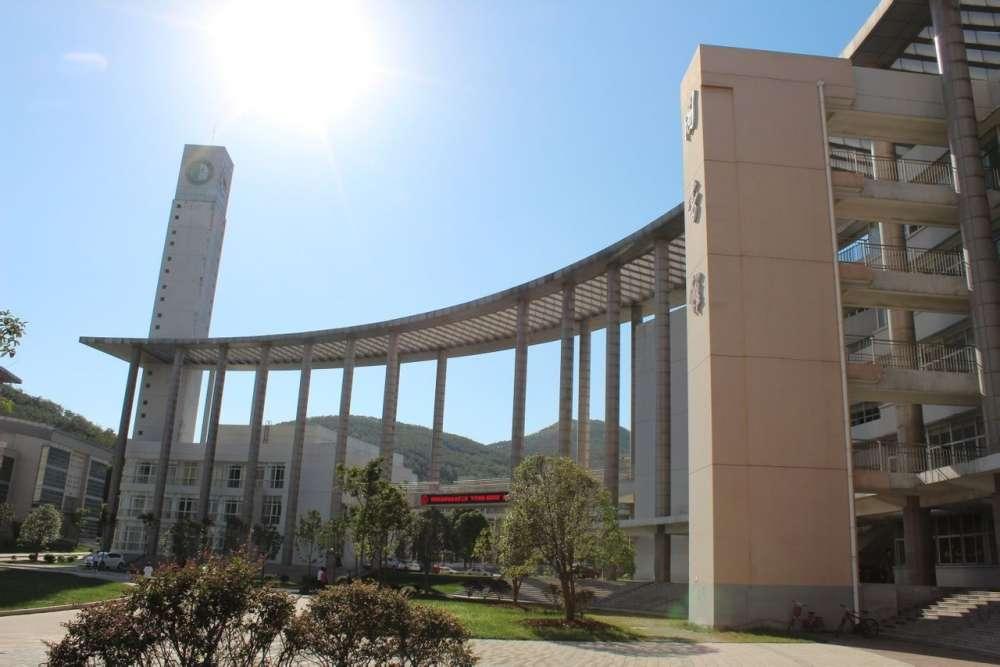 荆楚理工学院图书馆