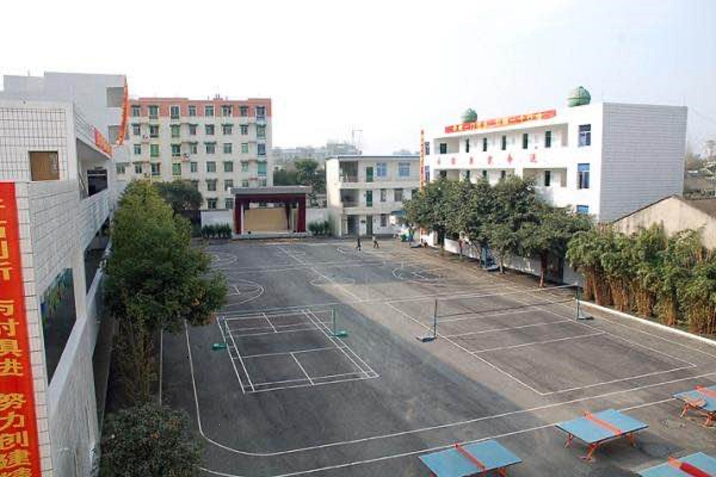兰州铁路成人中等专业学校