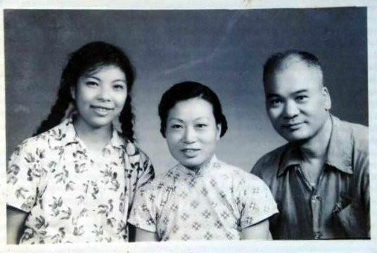 陈荣权