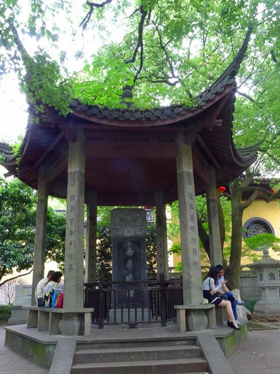 南屏晚钟