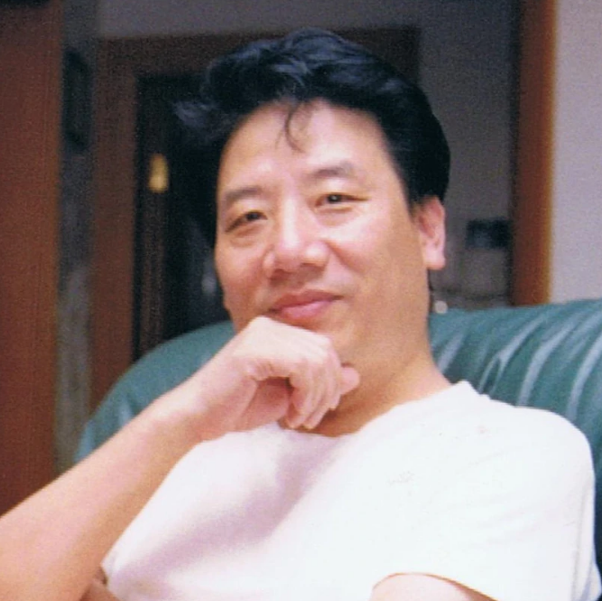 谢伟民
