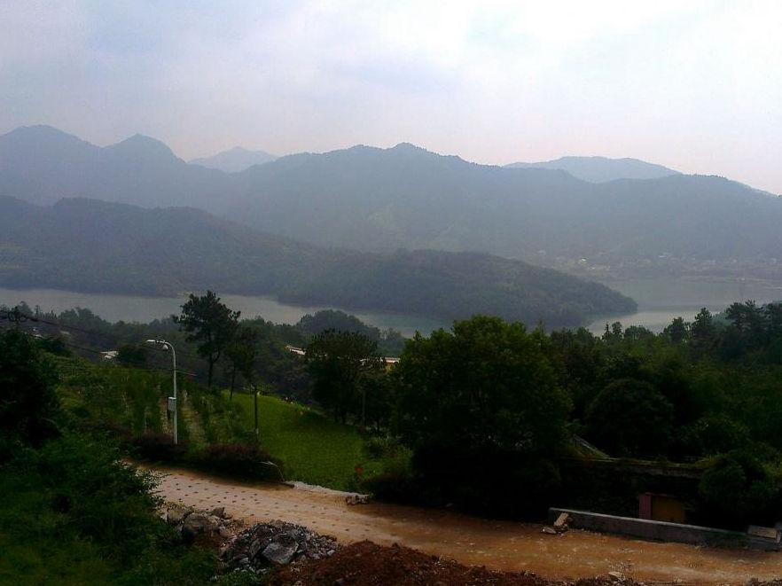 中雁村