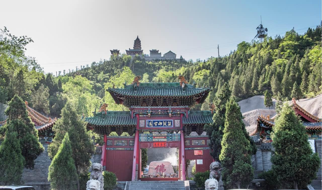 虹霁寺