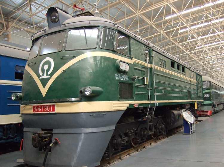 東風(fēng)型1301號內(nèi)燃機(jī)車