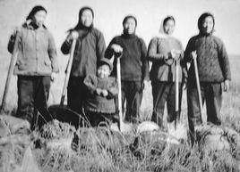 五把铁锹闹革命