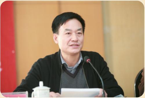 黄本东
